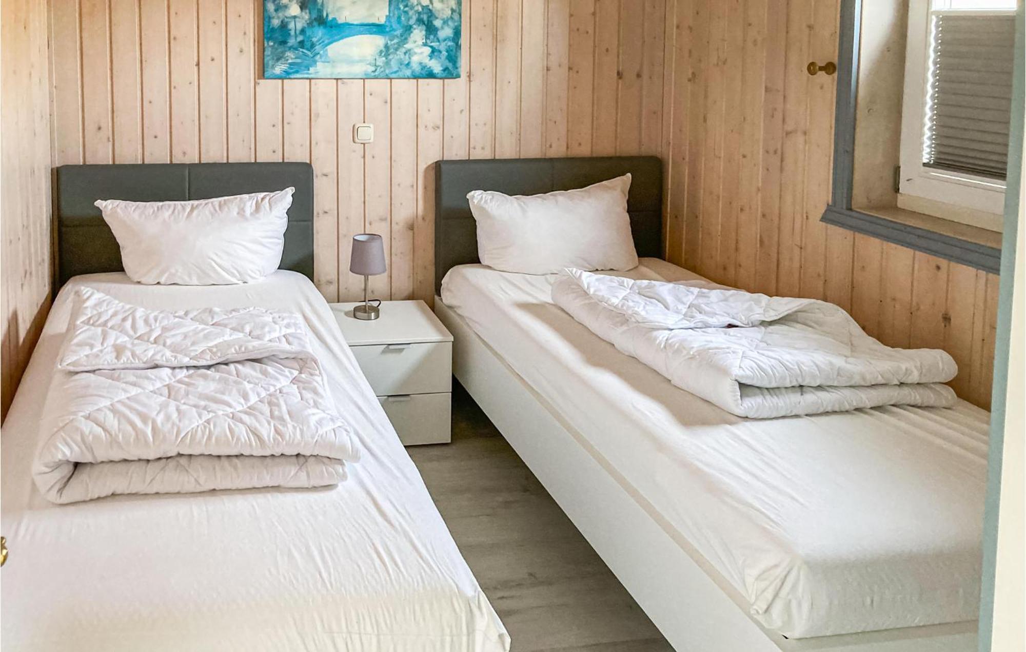 2 Bedroom Nice Home In Рехлін Екстер'єр фото